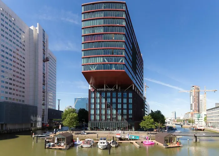 Wikkelboats At Wijnhaven *