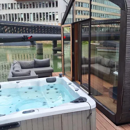 Wikkelboats At Wijnhaven Botel Rotterdam