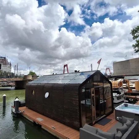 Wikkelboats At Wijnhaven * ロッテルダム