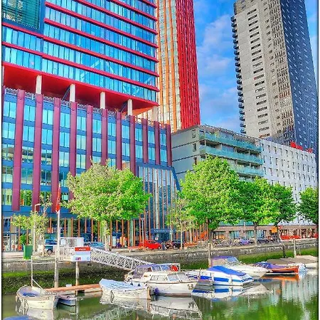 Wikkelboats At Wijnhaven 보트호텔 *
