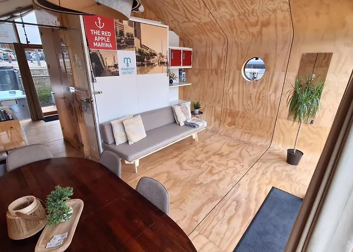 Wikkelboats At Wijnhaven *