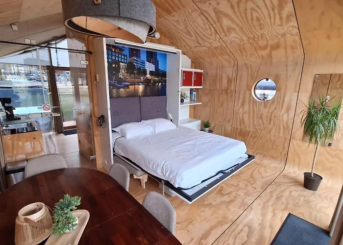 Ботель Wikkelboats At Wijnhaven *