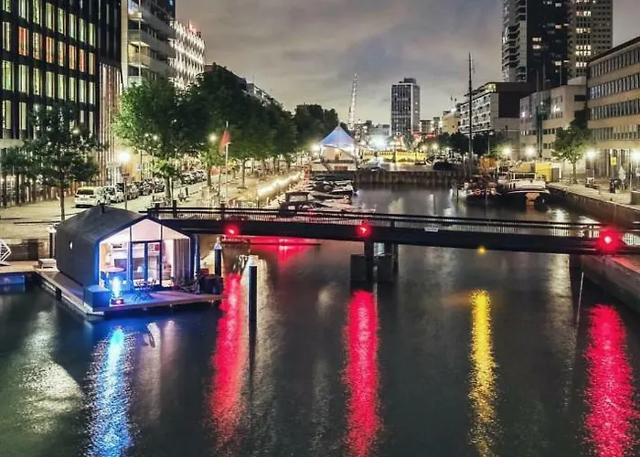 Úszó hotel Wikkelboats At Wijnhaven *