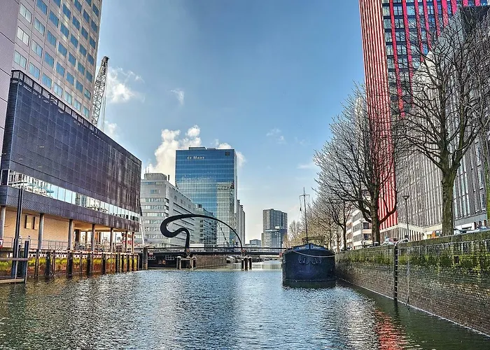 Tekne Wikkelboats At Wijnhaven *