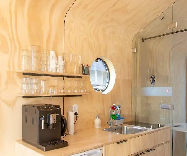 Wikkelboats At Wijnhaven Tekne