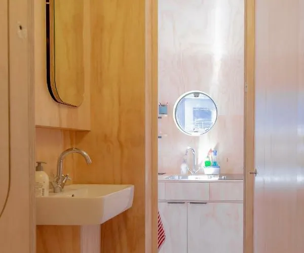 Wikkelboats At Wijnhaven Πλωτό κατάλυμα *