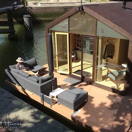 Wikkelboats At Wijnhaven *