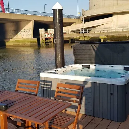 Wikkelboats At Wijnhaven Hotel na wodzie