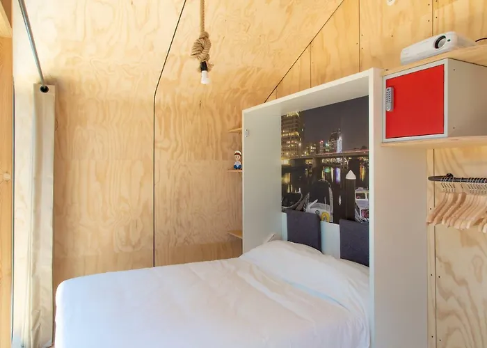 Wikkelboats At Wijnhaven *